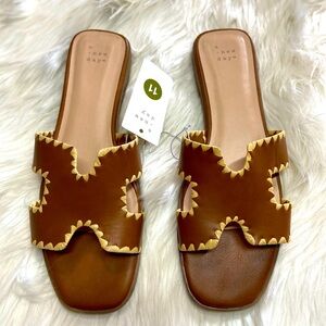 New with tags sizes 11 and 6 slides